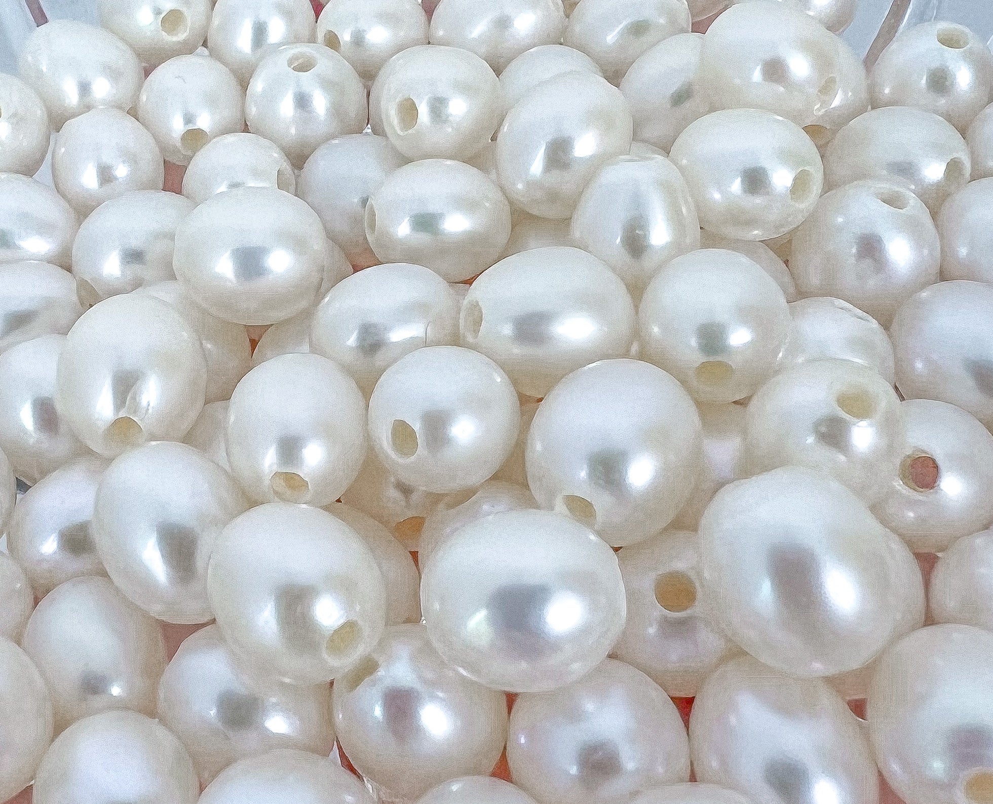 The Beauty of Freshwater Pearls: A Glimpse into their Uniqueness