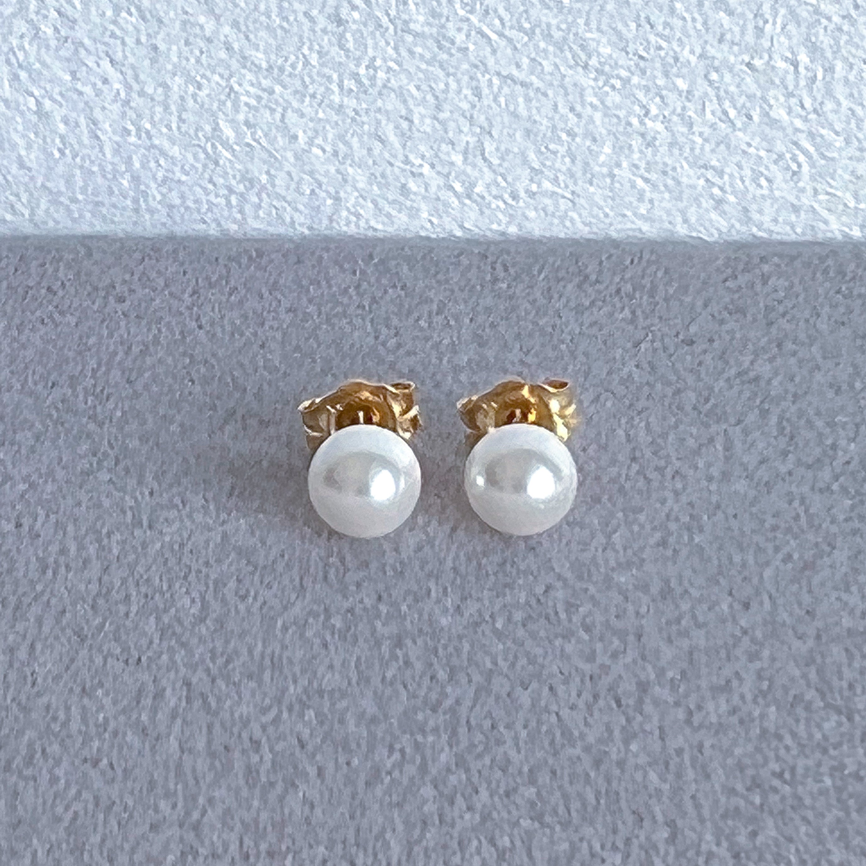 Pearl Studs